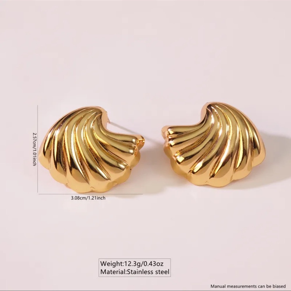 Gold Shell Earrings